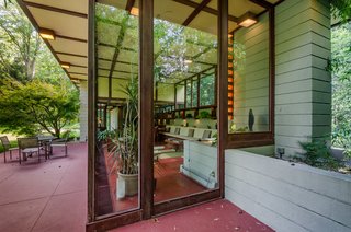 The Frank Lloyd Wright-Designed Louis Penfield House in Ohio Is For Sale For $1.3M - Photo 15 of 16 -
