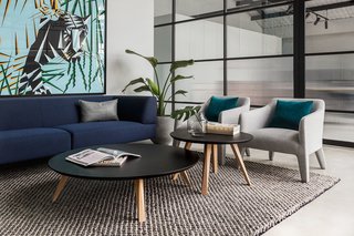 An Art Deco Warehouse in Melbourne Is Converted Into a Shared Office Space - Photo 7 of 14 -