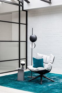 An Art Deco Warehouse in Melbourne Is Converted Into a Shared Office Space - Photo 10 of 14 -
