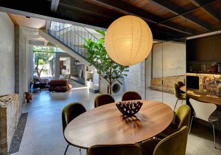 Find Out How Light and Precious Outdoor Space Were Introduced to an Old Australian Cottage - Photo 6 of 16 -