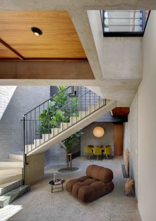 Find Out How Light and Precious Outdoor Space Were Introduced to an Old Australian Cottage - Photo 7 of 16 -