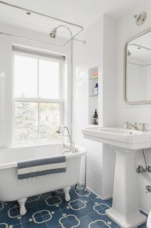 13 Modern Bathroom Vanity Ideas - Photo 5 of 13 -