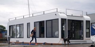 German manufacturers Deutsche Composite GmbH patented the composite construction material called RexWall, a lightweight construction concept that they’ve used in floating structures for more than a decade. Using RexWall sandwich panels, their Propeta series of houseboats are motored and fully licensed for cruising, and can weather waves, tidal changes, and frost. Interior fittings can be customized. The larger model called the Propeta P12, which is close to 40 feet long, can comfortably fit up to 10 beds.