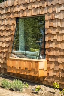 Hide Out in a Tiny Concrete-and-Shingle Cottage For Rent in Cornwall - Photo 4 of 12 -