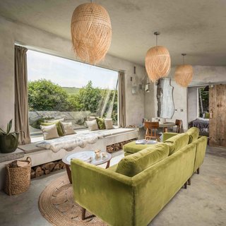 Hide Out in a Tiny Concrete-and-Shingle Cottage For Rent in Cornwall - Photo 7 of 12 -
