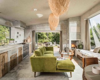Hide Out in a Tiny Concrete-and-Shingle Cottage For Rent in Cornwall - Photo 12 of 12 -