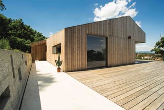 This Eco-Friendly Bed-and-Breakfast in Italy Is the Perfect Indoor/Outdoor Escape - Photo 2 of 13 -