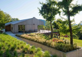 This Eco-Friendly Bed-and-Breakfast in Italy Is the Perfect Indoor/Outdoor Escape - Photo 3 of 13 -