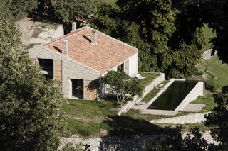 An Abandoned Stable in Spain Is Transformed Into a Sustainable Vacation Home For Rent - Photo 9 of 13 -