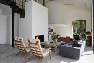 An Abandoned Stable in Spain Is Transformed Into a Sustainable Vacation Home For Rent - Photo 3 of 13 -