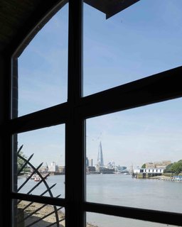 An Old Grain Warehouse on the River Thames Is Transformed Into an Industrial-Modern Home - Photo 11 of 11 -