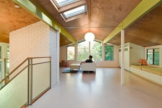 10 Prefabricated or Modular Structures That Use Plywood in Creative Ways - Photo 2 of 11 - One of the first homes built in Tuxedo Park, New York, was this "Techbuilt House" designed by prefab pioneer Carl Koch, which features interior finishings made with plywood.