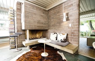 Ever Wanted to Stay in a Midcentury House Designed by Pierre Koenig? - Photo 8 of 18 -