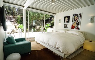 Ever Wanted to Stay in a Midcentury House Designed by Pierre Koenig? - Photo 11 of 18 -