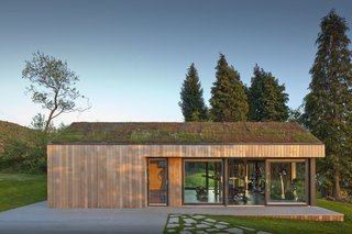 This Company Can Design, Build, and Deliver a Sustainable Prefab in Just 12 Weeks - Photo 2 of 13 -