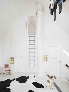 A Prefab House Near Paris Is Designed to Be Bright and Open - Photo 10 of 16 -