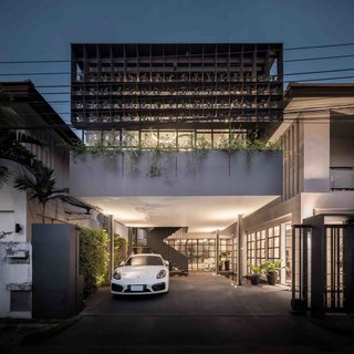 102 Potted Olive Plants Cover the Facade of This Bangkok Home - Photo 1 of 11 -