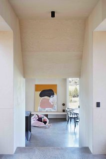 A Bushland Home in Melbourne That's Divided Between Two Pavilions - Photo 3 of 13 -