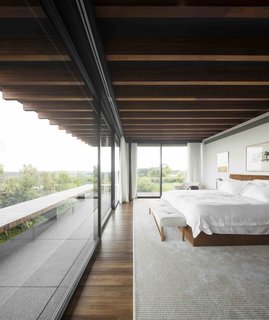 A Brazilian Home With a Touch of Japanese Zen - Photo 4 of 10 -