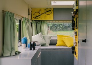 6 Modern Homes on Wheels - Photo 8 of 12 -