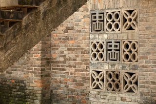 A Chinese Sugar Mill From the 1960s Becomes a Cave-Inspired Hotel - Photo 5 of 17 -