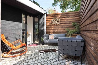 This London Prefab Made of 7 Modules Was Raised in Just One Day - Photo 3 of 9 -