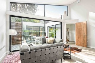 This London Prefab Made of 7 Modules Was Raised in Just One Day - Photo 9 of 9 -