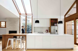 2 New Gable Roofs Brighten Up an Edwardian Cottage in Melbourne - Photo 3 of 11 -