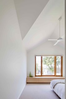 2 New Gable Roofs Brighten Up an Edwardian Cottage in Melbourne - Photo 7 of 11 -