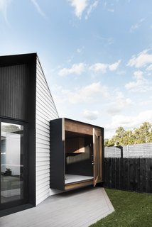 A Cool Melbourne Cottage Riffs Off of its Victorian Neighbors - Photo 7 of 11 -