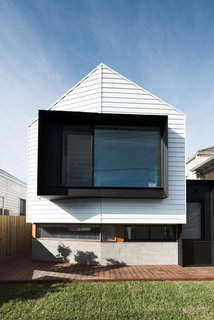 A Cool Melbourne Cottage Riffs Off of its Victorian Neighbors - Photo 2 of 11 -