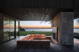 An Incredible Cedar-Clad House Captures Views of the Sea and Forest - Photo 4 of 12 -