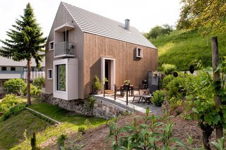 The owner of this two-bedroom holiday home in Germany’s Black Forest is a carpenter and joiner, so it’s no surprise that wood is the star in his design. Most of the wood for the core structure and interior finishings of the house were sourced from the nearby beech and pine forest. 