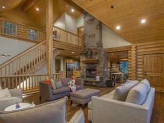 Rent One of These Cozy Cabins For a Ski Trip This Winter - Photo 5 of 9 -