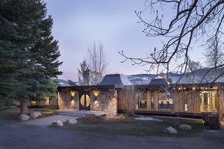 Rent One of These Cozy Cabins For a Ski Trip This Winter - Photo 7 of 9 -