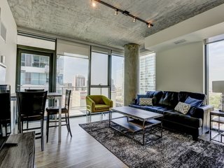 8 Cool Places to Rent on Your Next Trip to Chicago - Photo 5 of 8 -