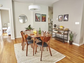 8 Cool Places to Rent on Your Next Trip to Chicago - Photo 7 of 8 -