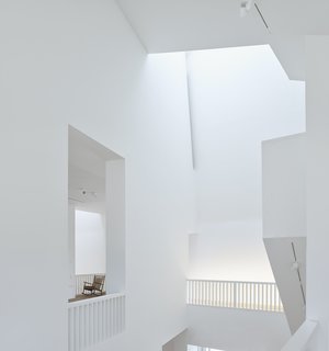 A Modern English Country House Inspired by Local Agricultural Traditions - Photo 10 of 17 -