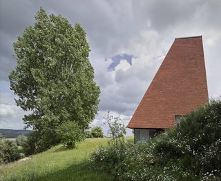 A Modern English Country House Inspired by Local Agricultural Traditions - Photo 17 of 17 -
