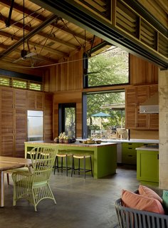 An Incredible Home in Hawaii That’s As Much Fun As Summer Camp - Photo 7 of 20 -