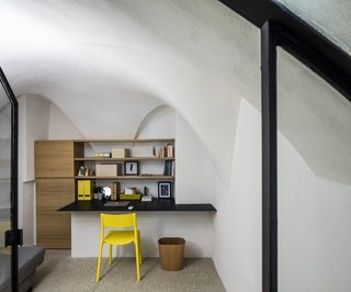 Explore a Mysterious Cave-Like Home Near Tel Aviv’s Old Jaffa Port - Photo 11 of 16 -