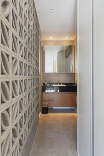 A 290-Square-Foot Apartment in São Paulo Takes Advantage of Every Inch - Photo 5 of 8 -