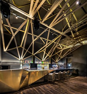 A Hotel in Beijing Fuses Chinese History With Cosmopolitan Style - Photo 10 of 18 -