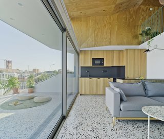 A Spanish House's Addition Looks Like an Ultra-Modern Helmet - Photo 3 of 13 -