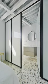 A Spanish House's Addition Looks Like an Ultra-Modern Helmet - Photo 7 of 13 -