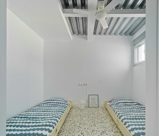 A Spanish House's Addition Looks Like an Ultra-Modern Helmet - Photo 11 of 13 -