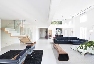 Living Green Walls Bring Jungle Vibes Into a Brazilian Apartment - Photo 5 of 16 -