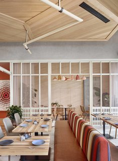 A Modern Mexican Restaurant in Austin Created by a Team of Locals - Photo 4 of 10 -