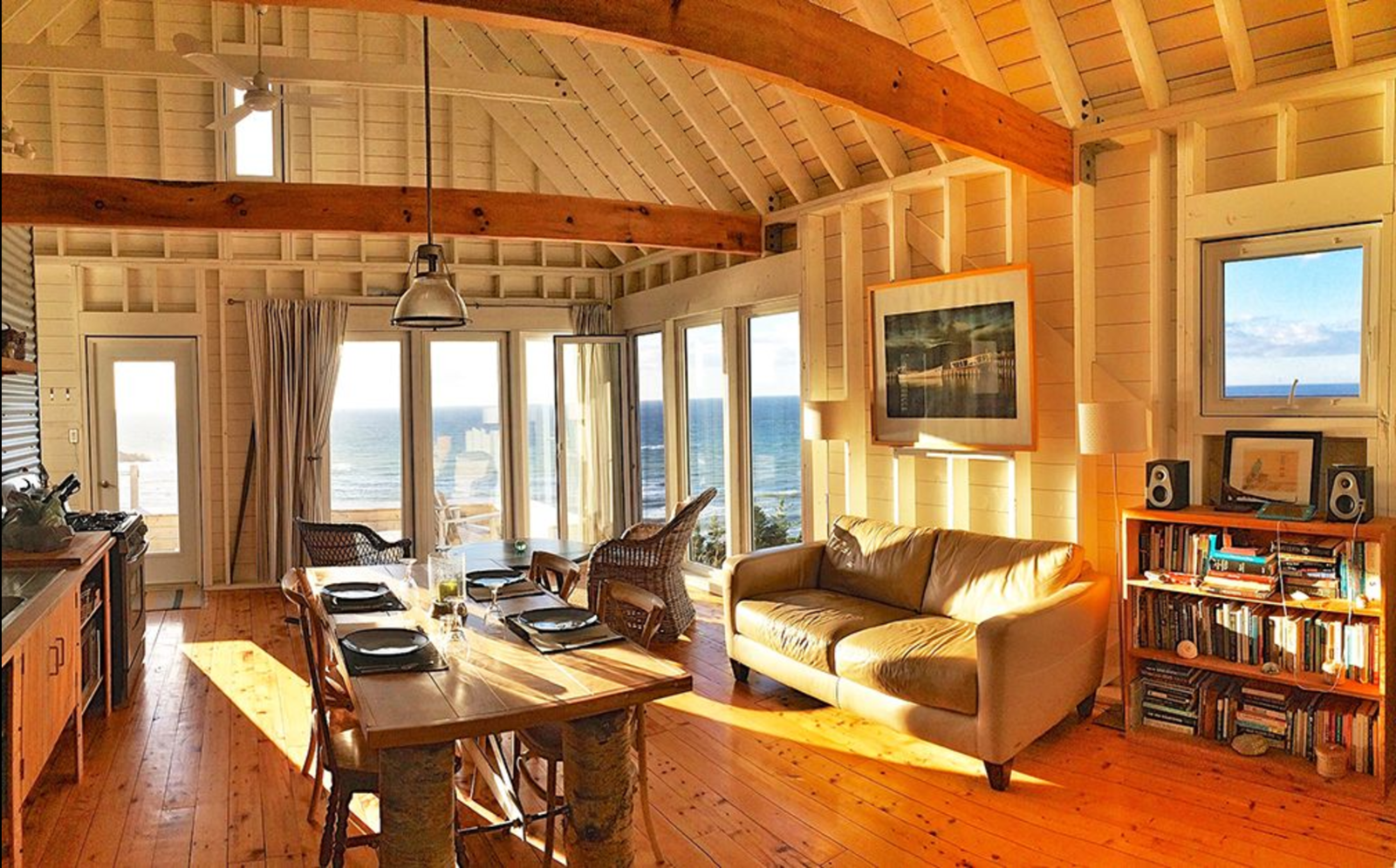 Photo 10 of 16 in 8 Outstanding Cabins For Rent in Canada Dwell