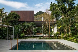 A Concrete Home in Brazil Lets the Owners Practically Live in the Jungle - Photo 5 of 12 -